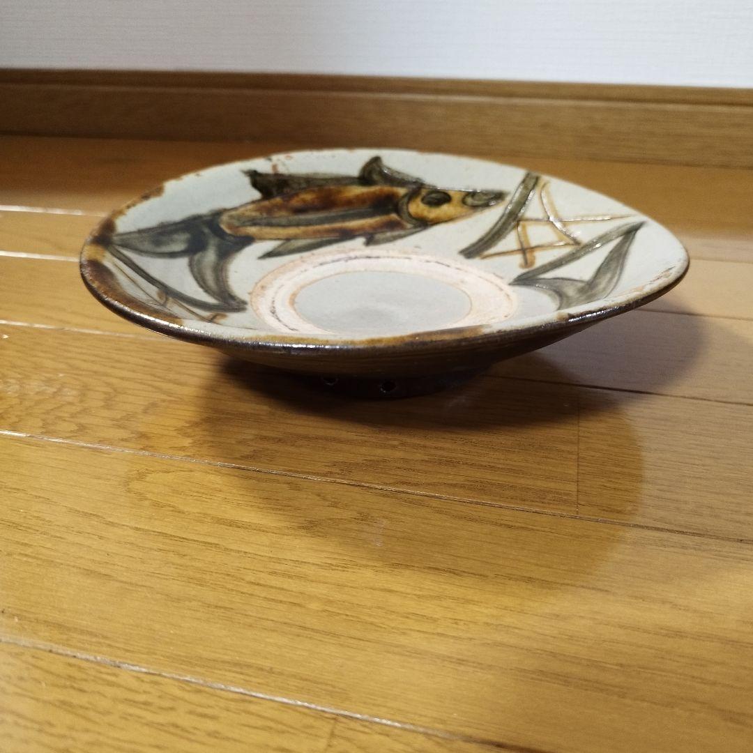 沖縄の人間国宝 伝・金城次郎 双魚文の大きめ飾り皿 無銘の