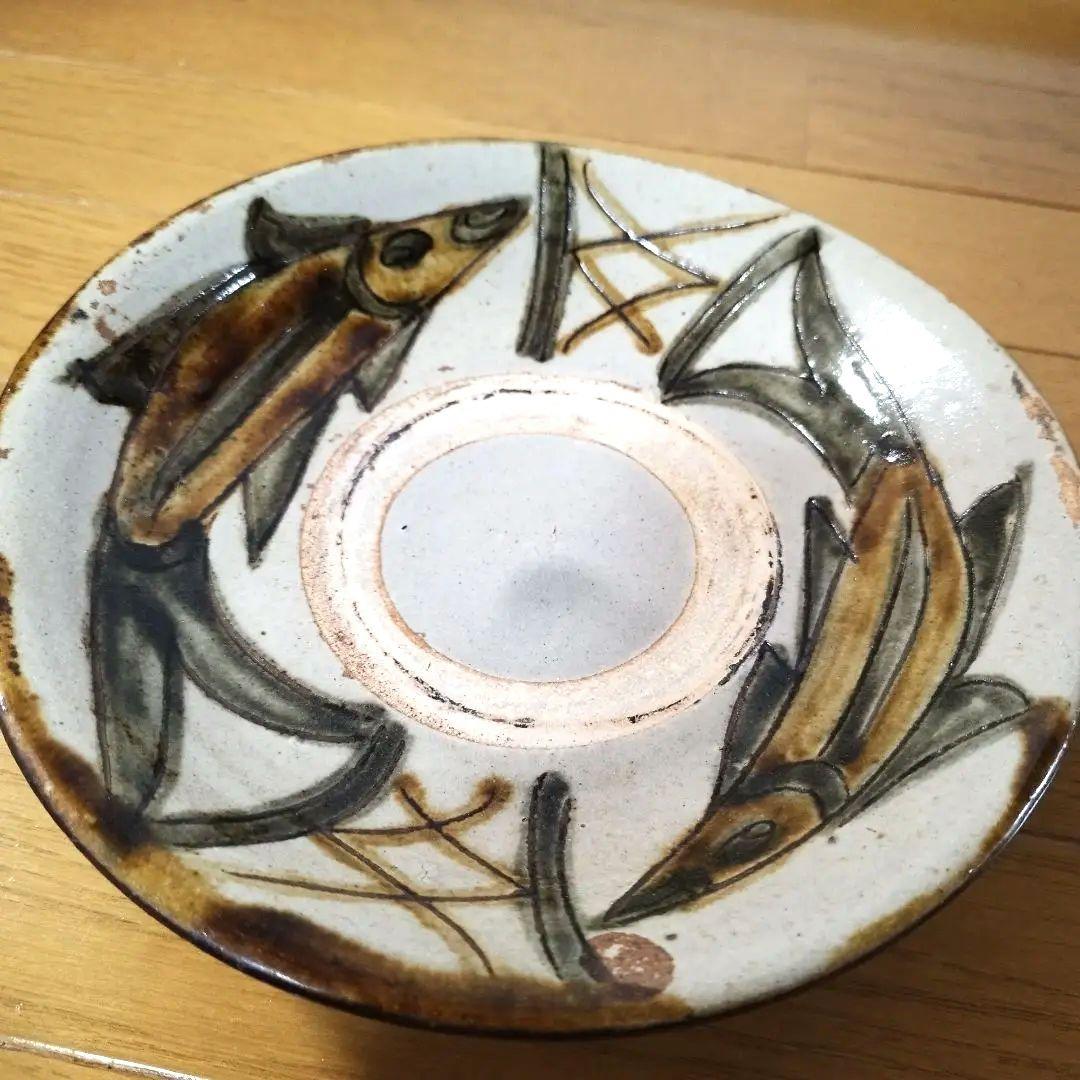 沖縄の人間国宝 伝・金城次郎 双魚文の大きめ飾り皿 無銘の