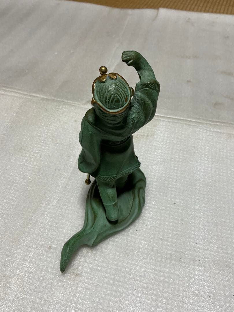 孫悟空鉄製置物／ガラスケース欠品。【重さ／1.2kg ￼インテリアに】。