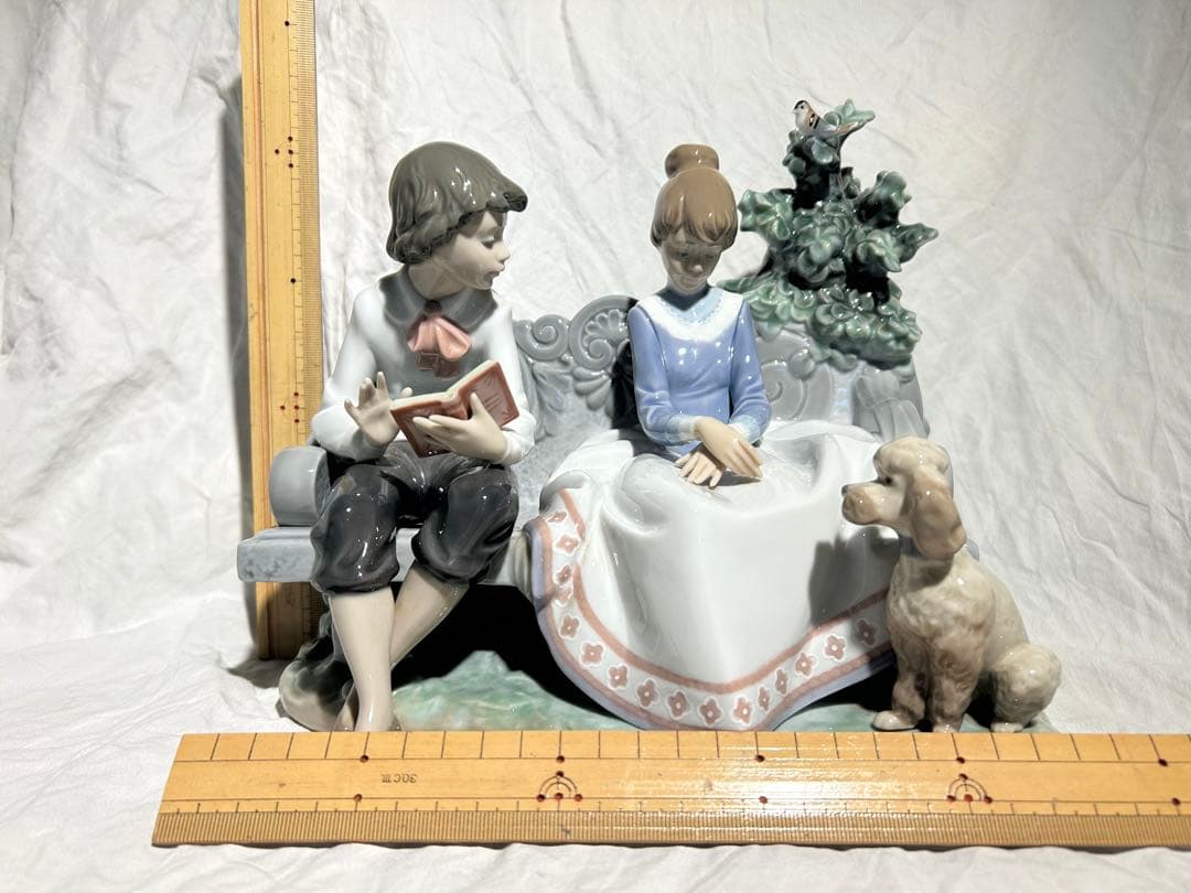 リアドロ 「ときめき」 廃盤品 男女と犬