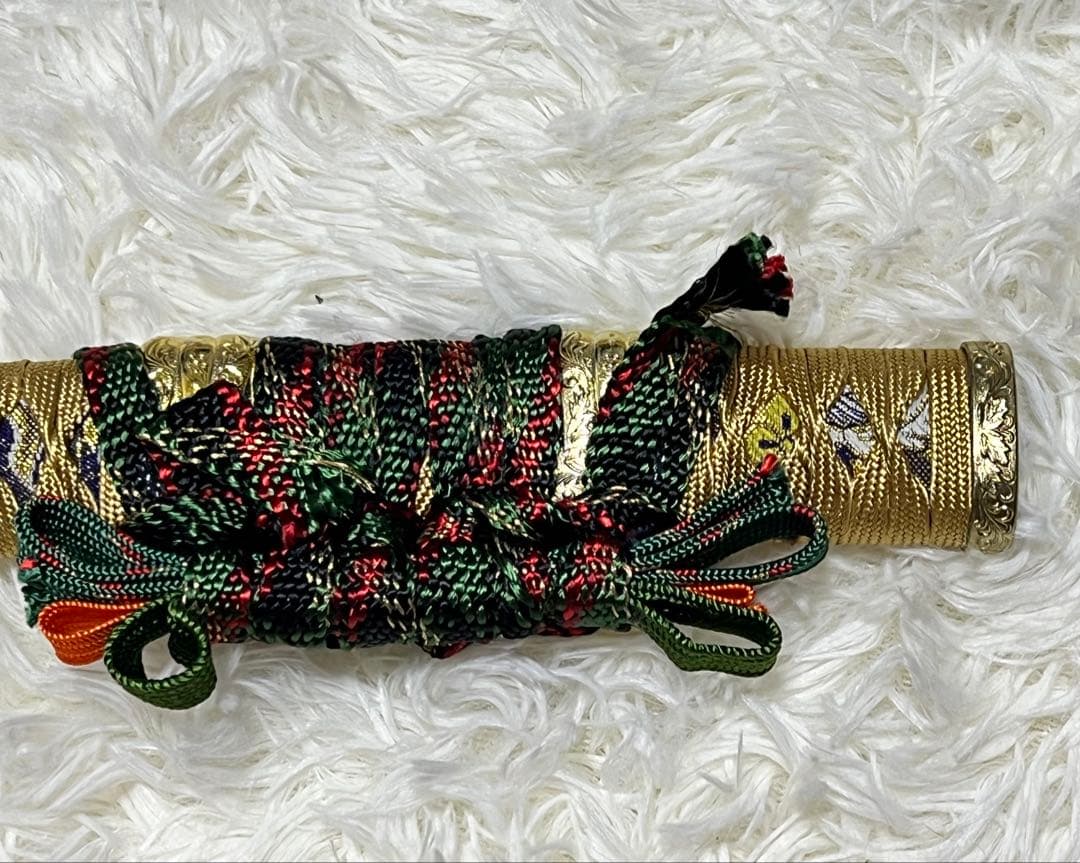 模造刀　日本刀　太刀　居合刀　金色と緑色の装飾