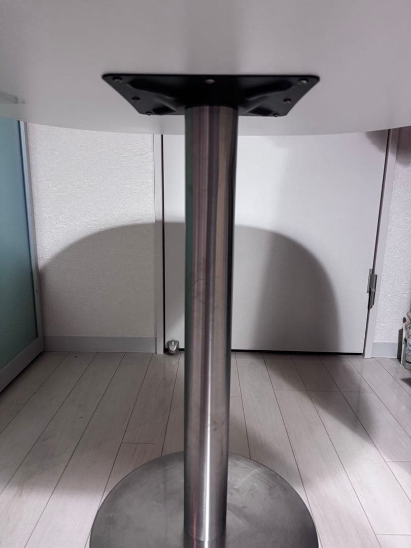 【1/20まで出品】ラウンドスクエアダイニングテーブル 800mm 脚に凹みあり