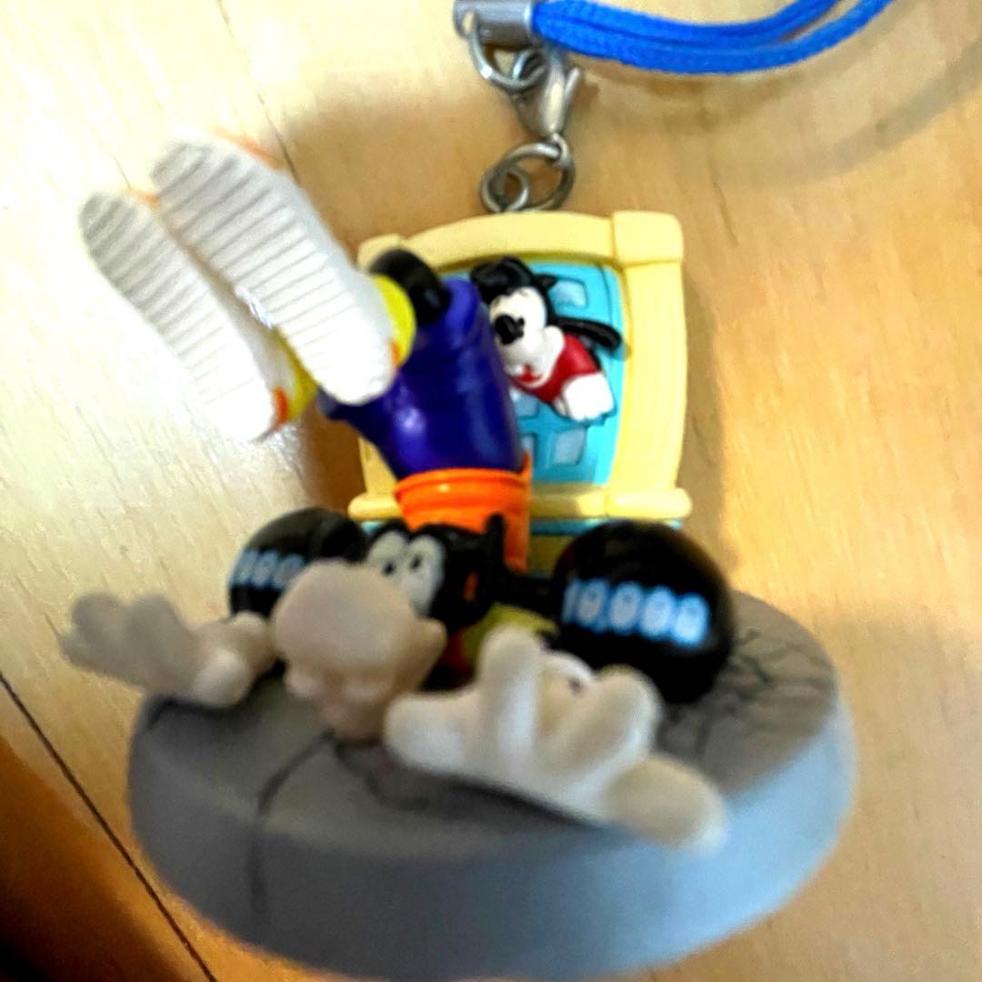 ディズニー コレクションピンバッジ　ミッキー、グーフイー　多め　約50個➕小物類