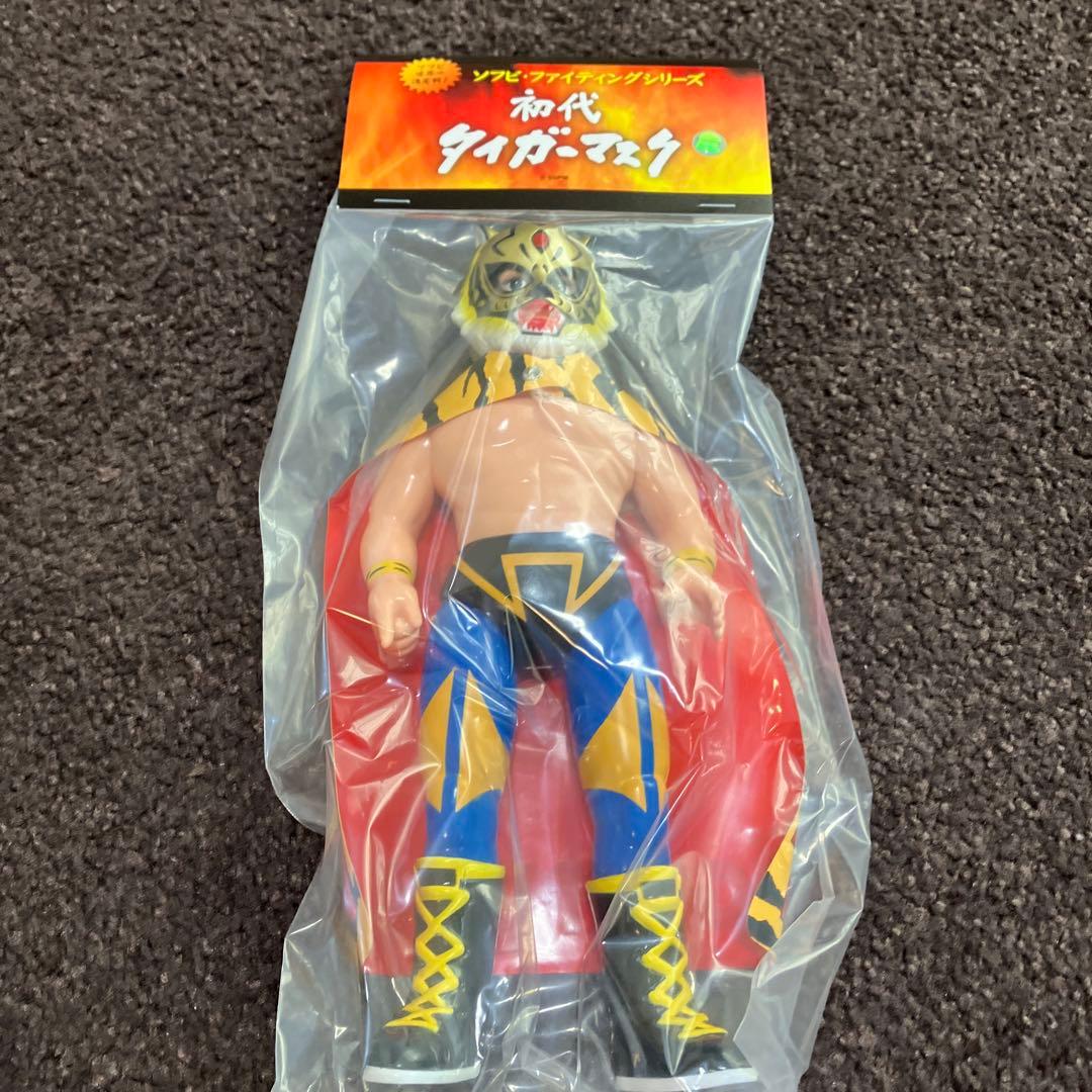メディコム・トイ　初代タイガーマスク（初期ゴールド版）　ソフビ　新品未開封品 MEDICOM TOY - SFS 初代タイガーマスク（初期ゴールド版）