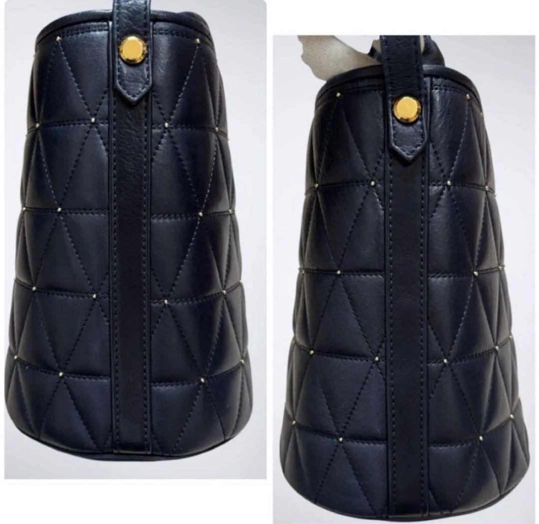 Valentino GARAVANI ヴァレンティノ　ショルダーバッグ　斜め掛け