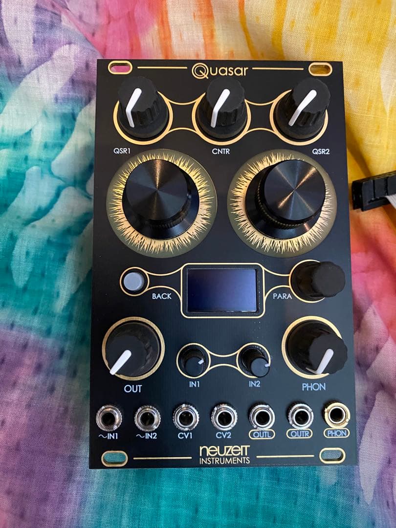 Neuzeit Instruments Quasar モジュラーシンセ