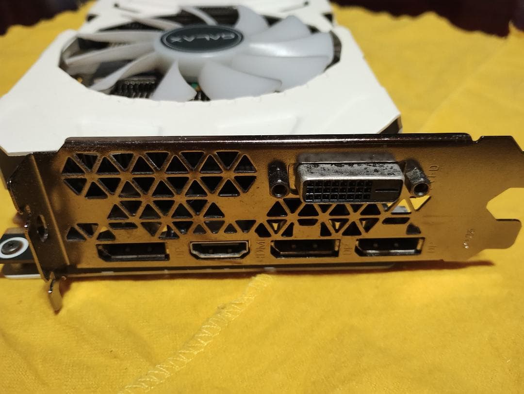 送料無料☆玄人志向☆GALAKURO☆GK-GTX1080-E8GB/WHITE