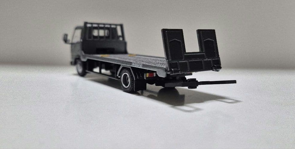 いすゞ ELF（エルフ）積載車　1/64 ミニカー