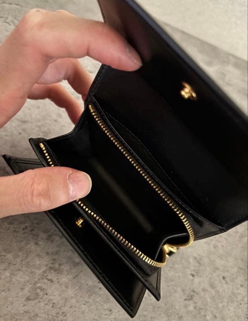 ほぼ新品】PRADAプラダ 財布1MH025 VITELLO MOVE I