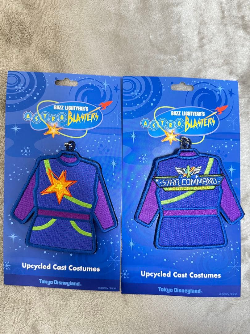 バズライトイヤーのアストロブラスター ワッペンバッジ 2種類 新品未
