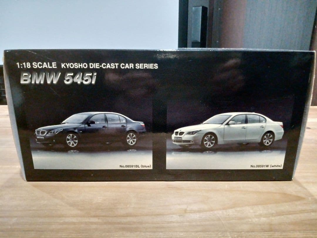 1/18 京商　BMW 5シリーズ　セダン E60 545i ミニカー　ホワイト