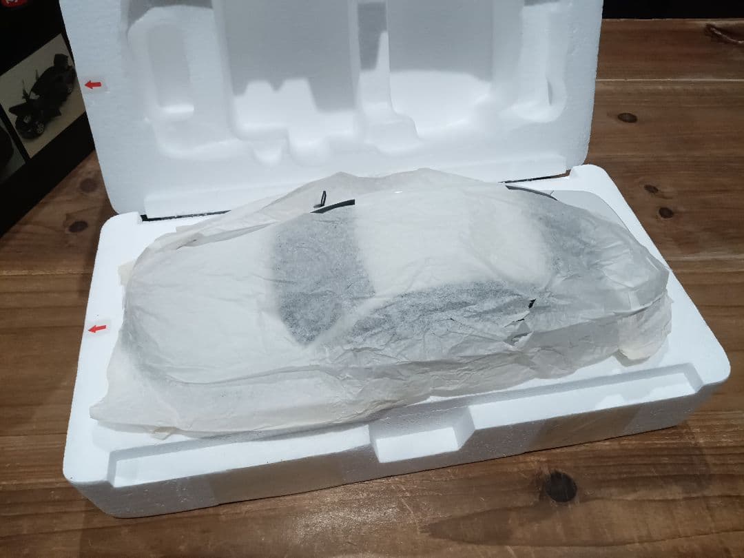 1/18 京商　BMW 5シリーズ　セダン E60 545i ミニカー　ホワイト