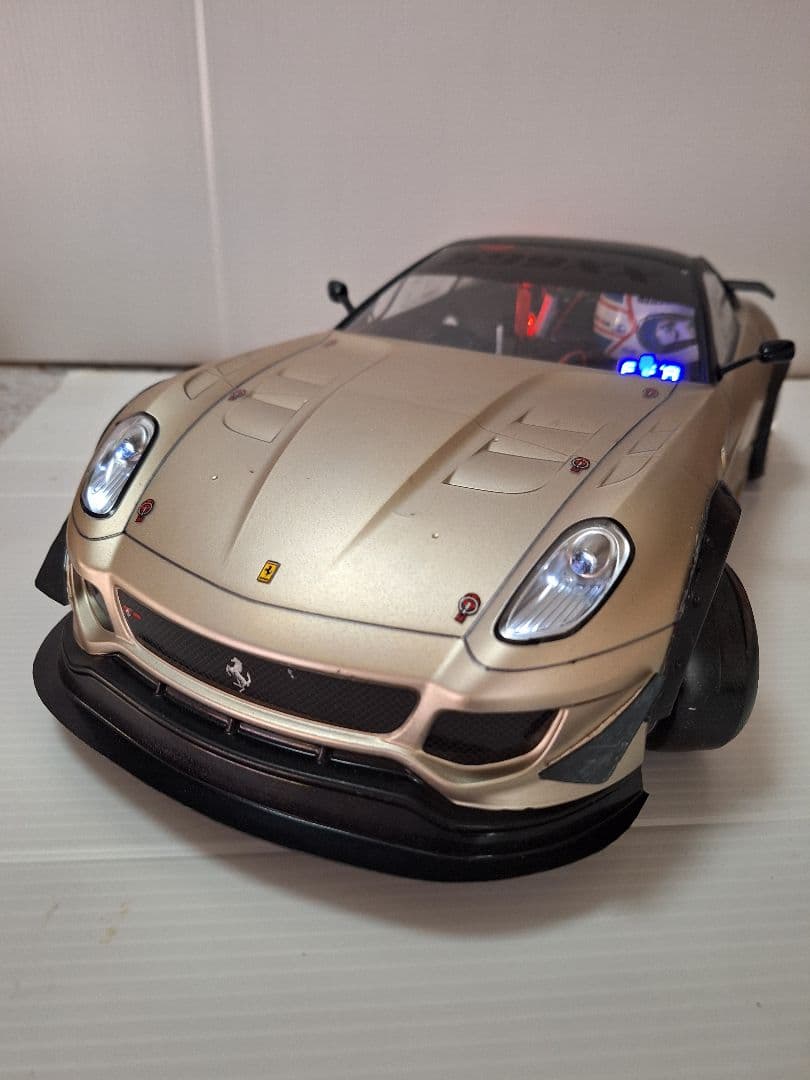 10分1ラジコンボディ、Ferrari 599XX ゴールド、電飾付き❕
