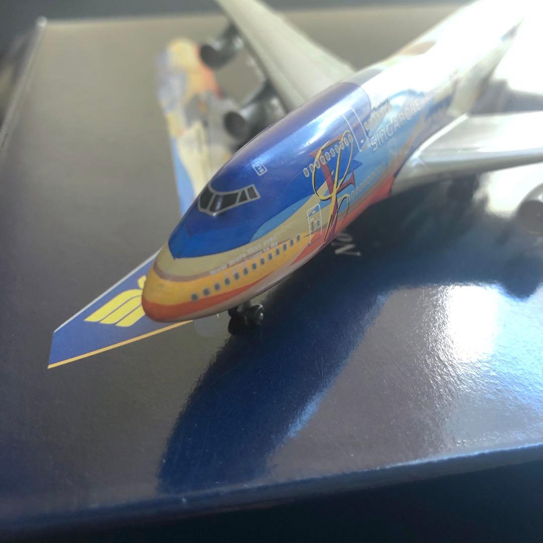 貴重 1/400 シンガポールエアライン B747-400 トロピカルメガトップ