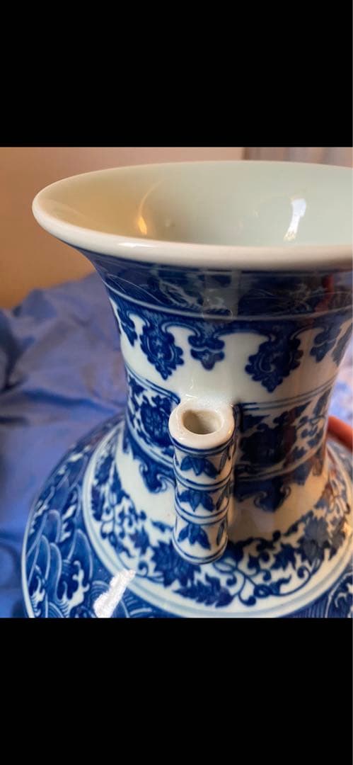 中国大清乾隆年製青花缠枝花紋双耳 尊、高约33.5cm x径22x口径13cm、