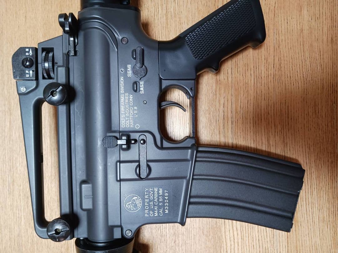 東京マルイ コルトM4A1カービン 電動ガン（18歳以上対象）