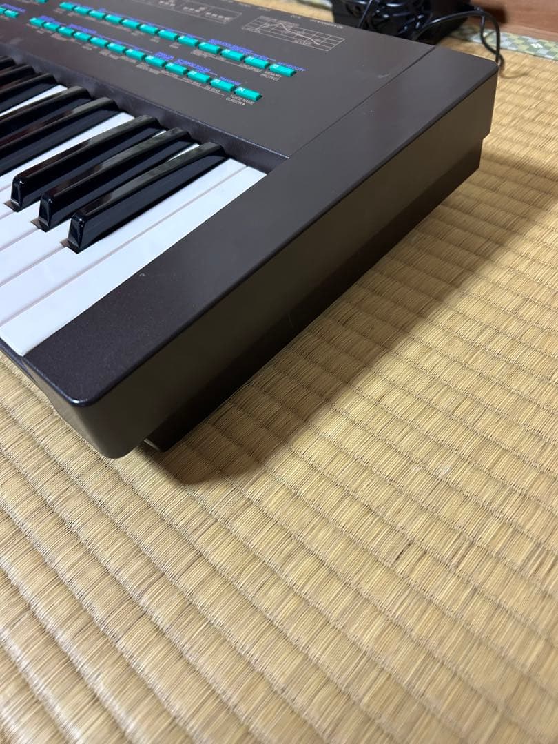 YAMAHA DX27 シンセサイザー