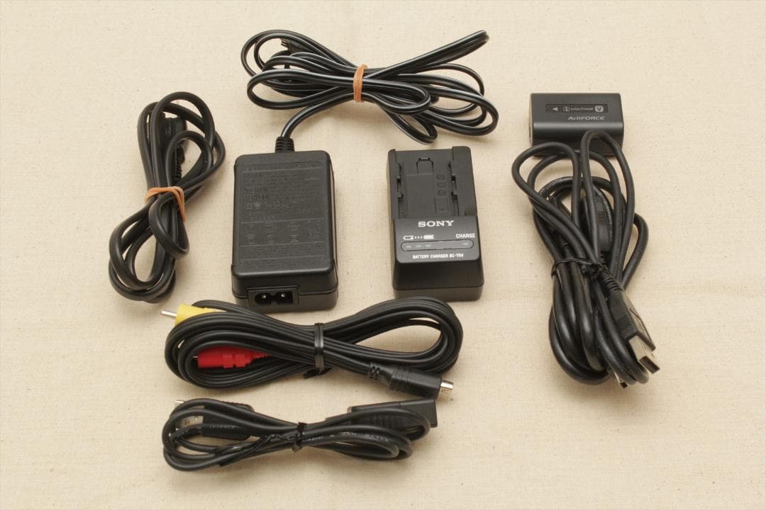 SONY HDR-CX590V　ビデオカメラ