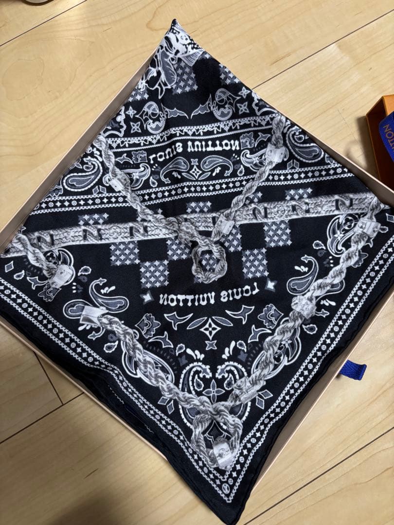 ルイヴィトン　24aw シルク　バンダナ　スカーフ