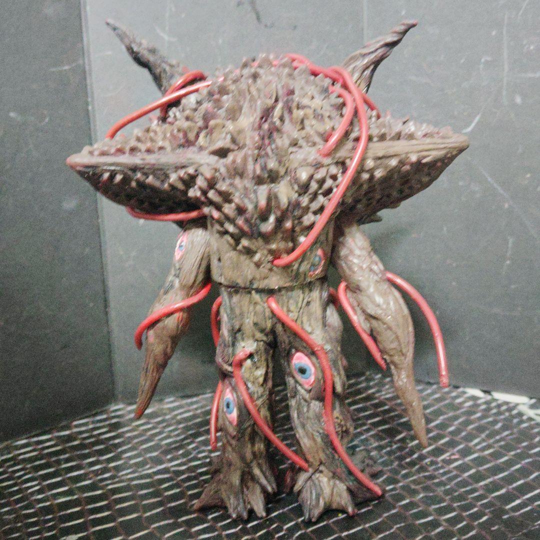 ウルトラ怪獣旧型絶版ガンQ完全体（2659th） - メルカリ