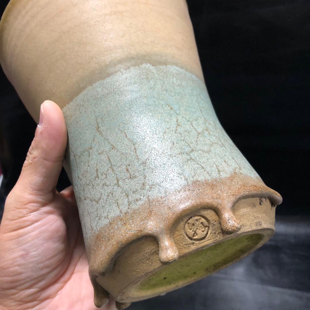 美しい古美術◼️蔵の裏からかなり雰囲気のある蓋のある花瓶のような謎の陶器が出て来た