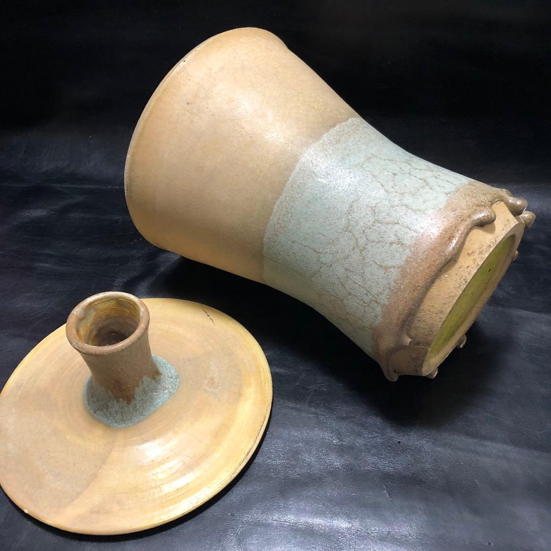 美しい古美術◼️蔵の裏からかなり雰囲気のある蓋のある花瓶のような謎の陶器が出て来た