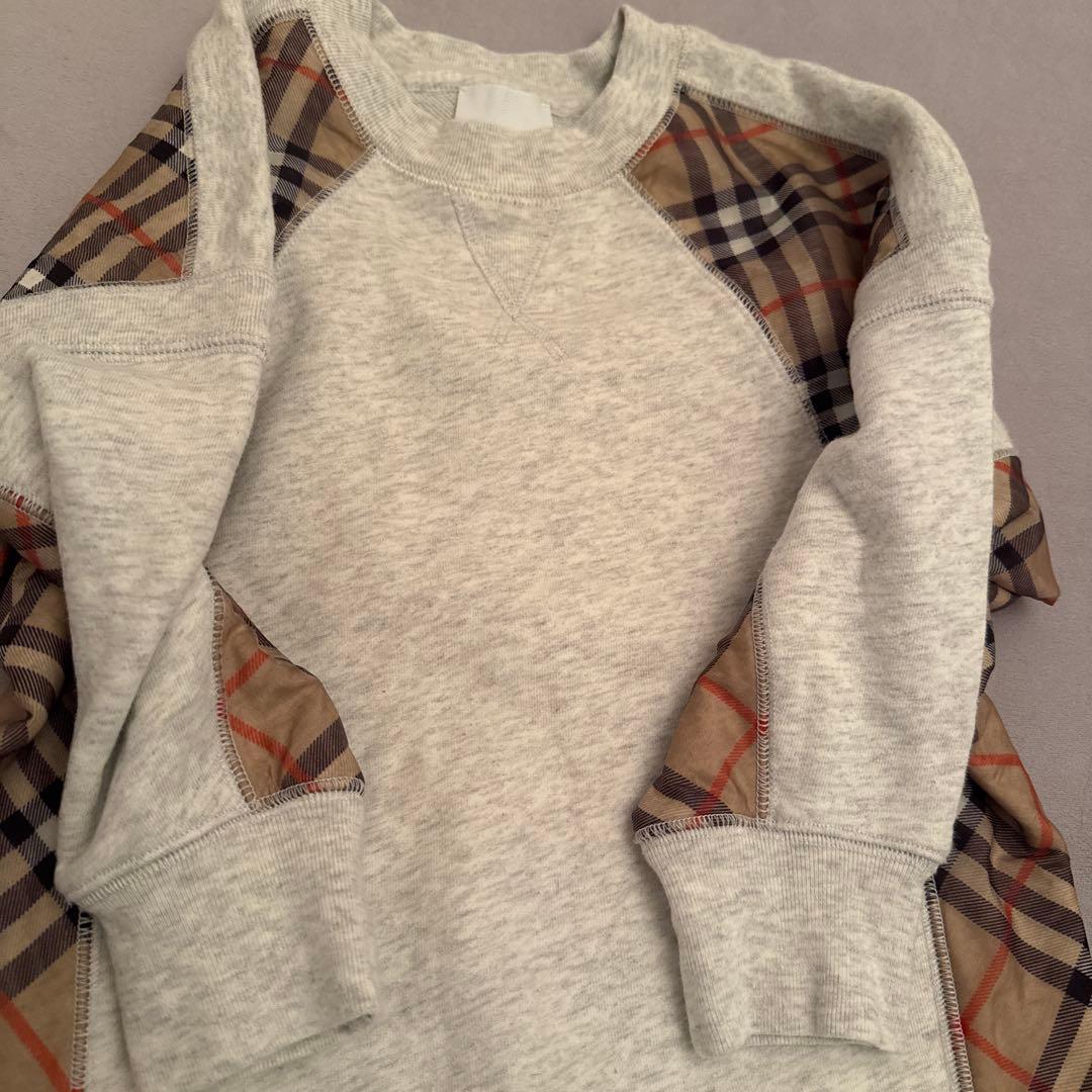 バーバリー　BURBERRY グレー トレーナー　4Y