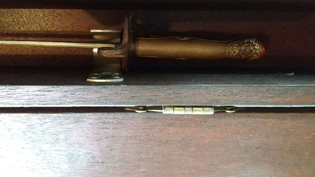 軍刀・儀礼刀サーベル(鞘無し)＋ 刀箱 (自作) ２点セット！