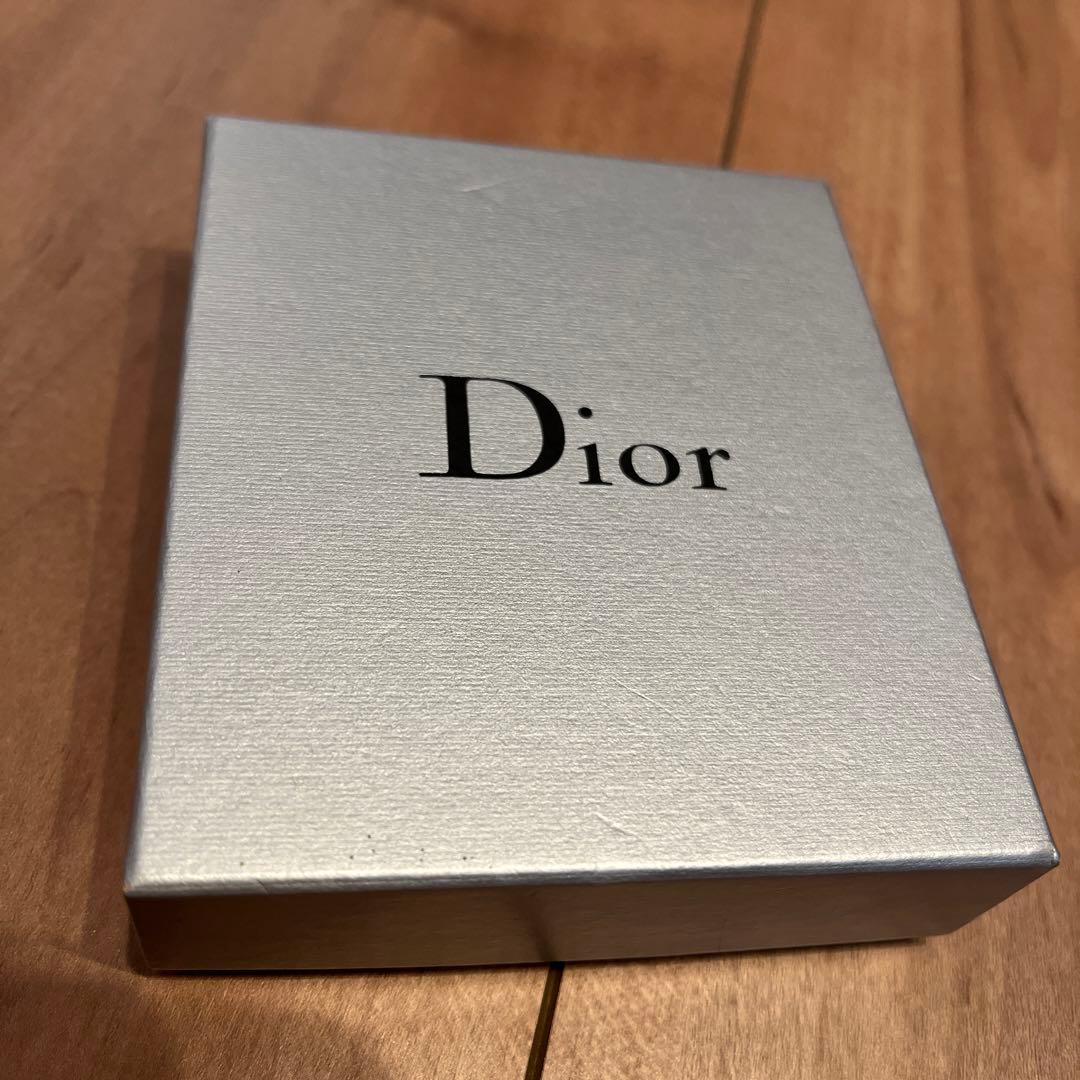 Christian Dior ハート型フープピアス Christian Dior ハート型フープ