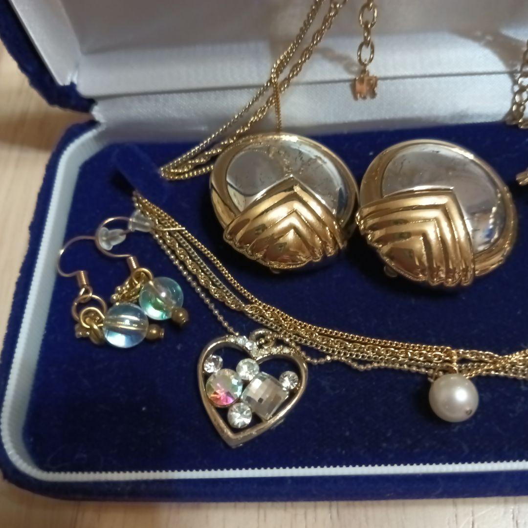 遺品生前整理アクセサリーK18パール、ニナリッチ、バレンチノ、リングプレゼント