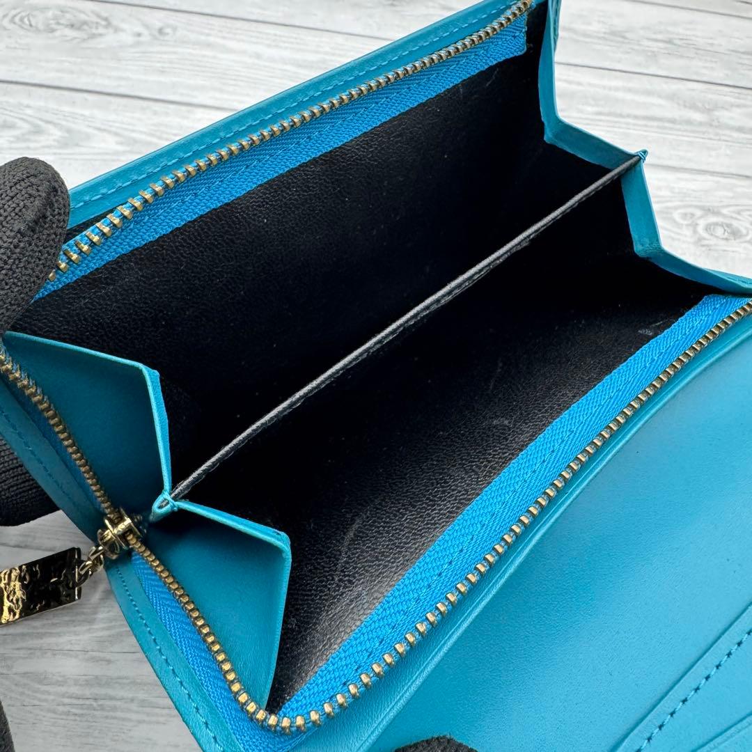 Yves Saint Laurent　二つ折り財布　レザー　ターコイズブルー
