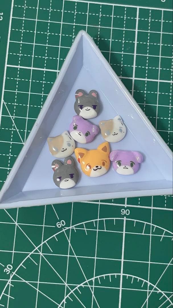 にじたうん ネイルパーツ 1個 - メルカリ