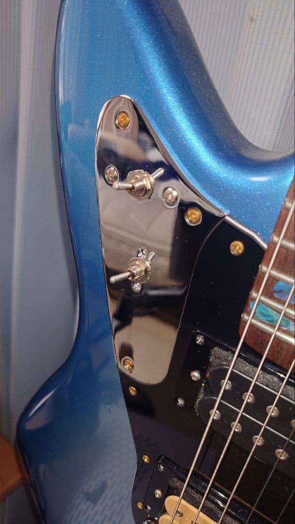 最終価格Squier Contemporary Jaguar 改造ディマジオの通販はau PAY