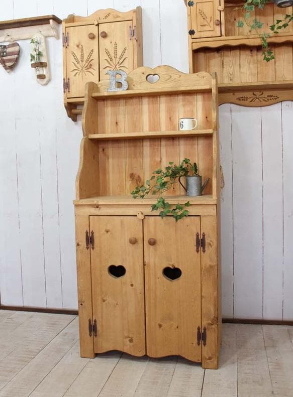 ハンドメイド ハートのカップボード カントリー家具 癒し空間