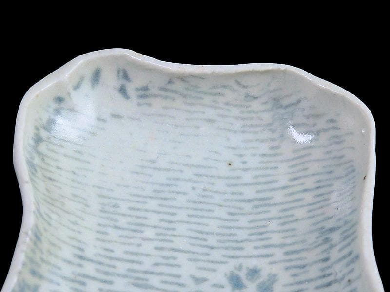 古伊万里　型刷印判　雨降りに花の図　変形皿　江戸期　E650AS-CVi