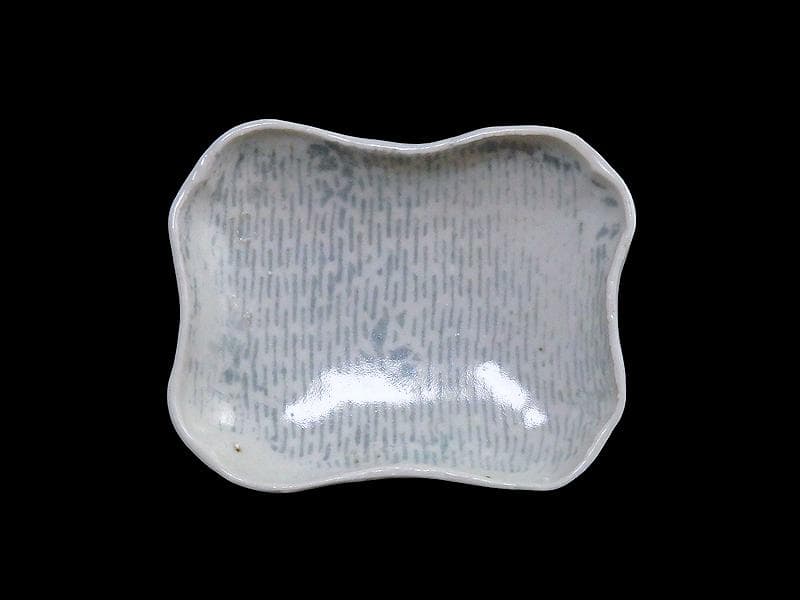 古伊万里　型刷印判　雨降りに花の図　変形皿　江戸期　E650AS-CVi