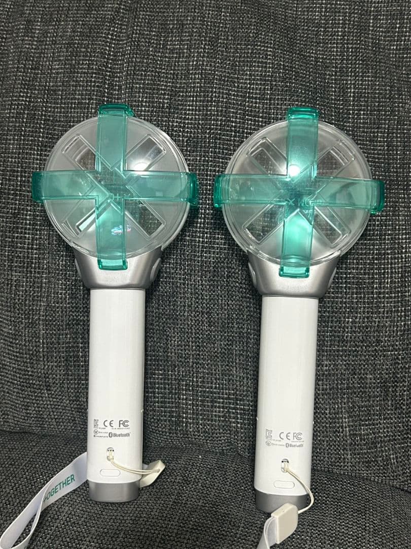 TOMORROW X TOGETHER ペンライト 2本セット - メルカリ