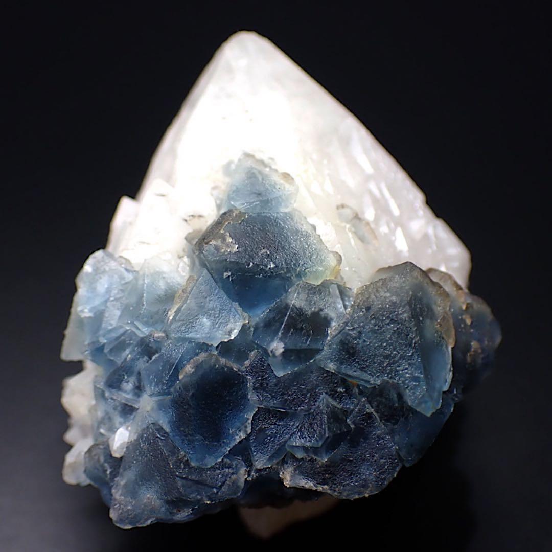 中国/内モンゴル産】ブルーフローライトwithクォーツ