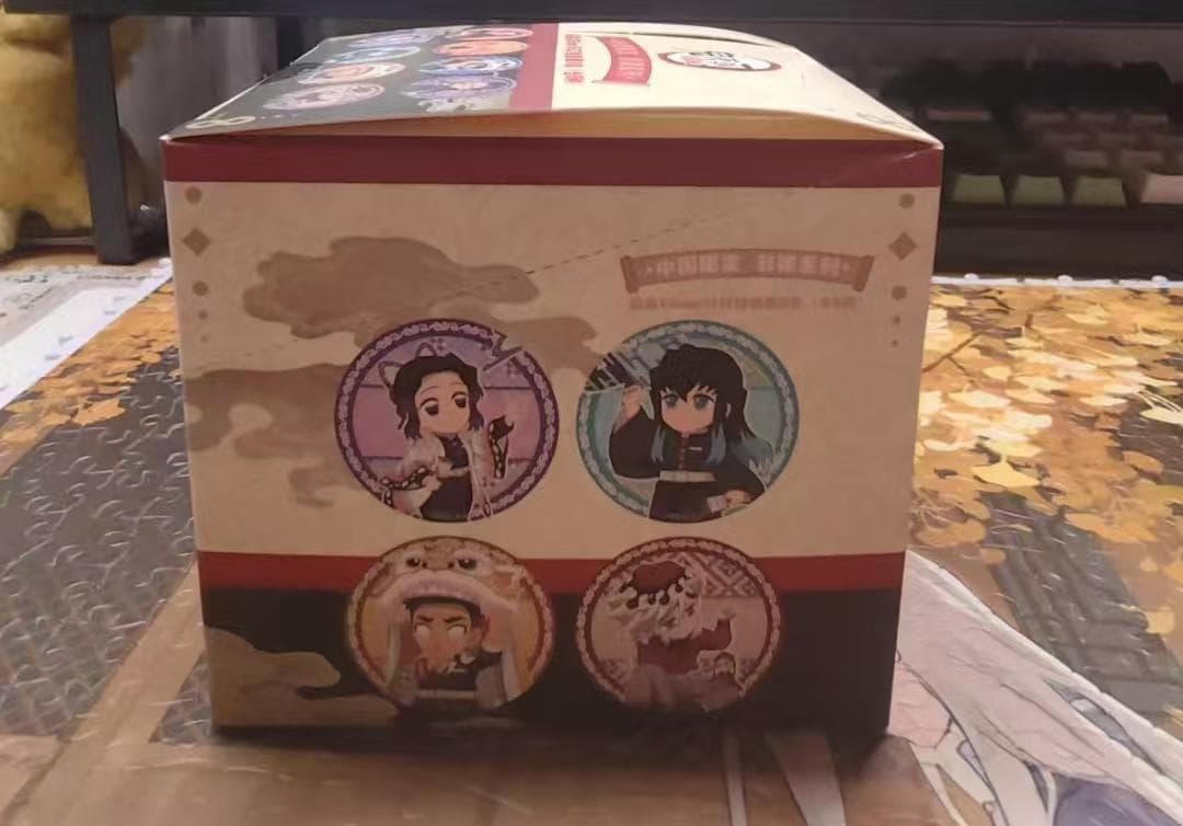 鬼滅の刃 中国限定グッズ 缶バッジド A ver. BOX(8個入り)
