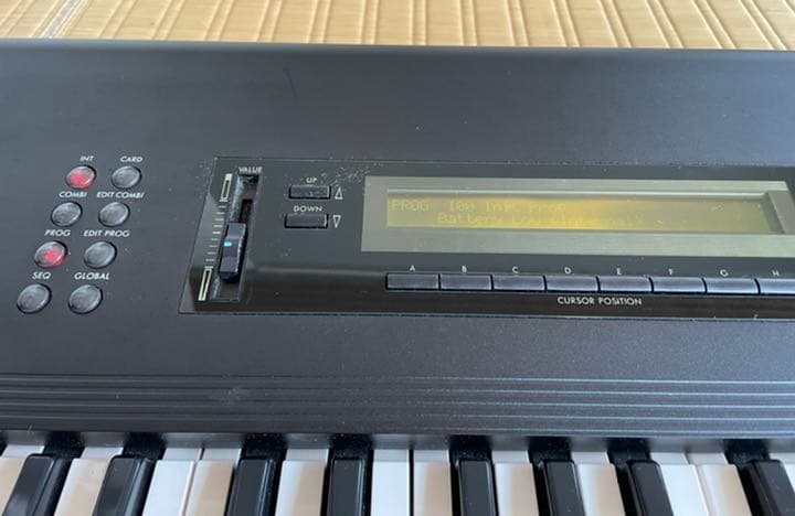 KORG M1シンセサイザー C9982378 快適