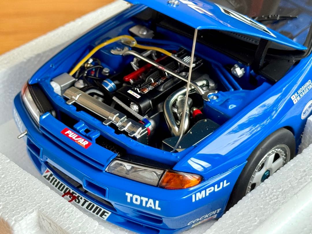 ミニカー AUTOart SKYLINE GT-R (R32) CALSONIC #12