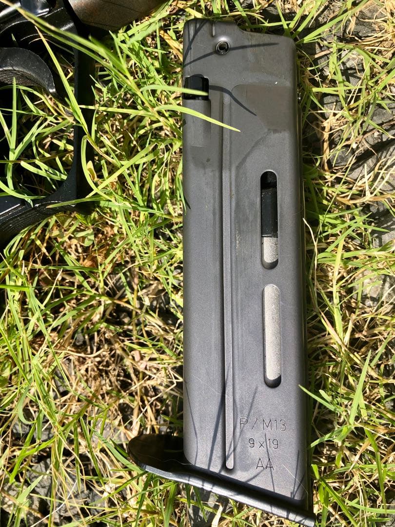 bibarin様用 MGC製ガスブローバックハンドガンP7A13 中古品