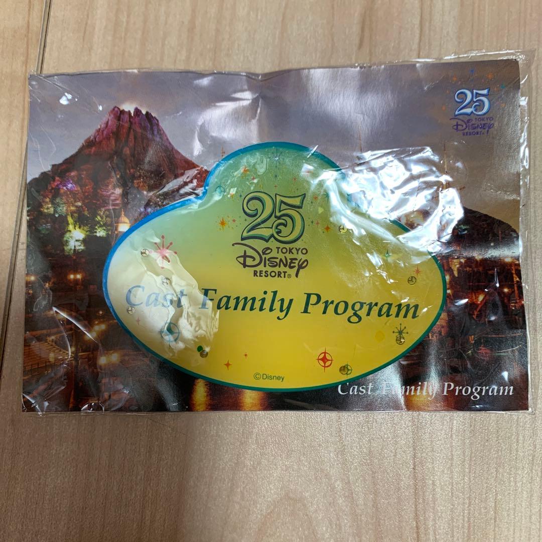 ☆ディズニーキャスト非売品 ☆25thネームタグ - メルカリ