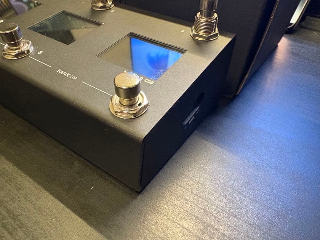 MORNINGSTAR MC6 PRO MIDIコントローラー