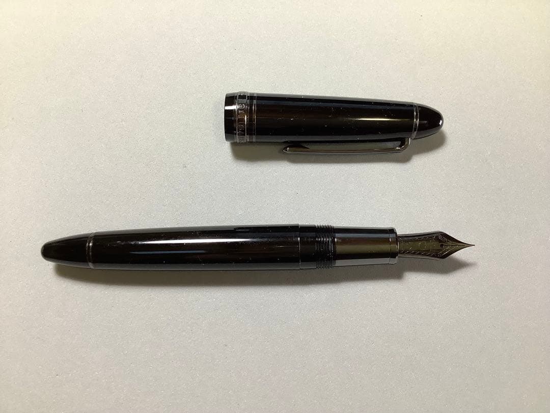 セーラーの万年筆 ブラックラスター ペン先: EF 【不良個所あり】
