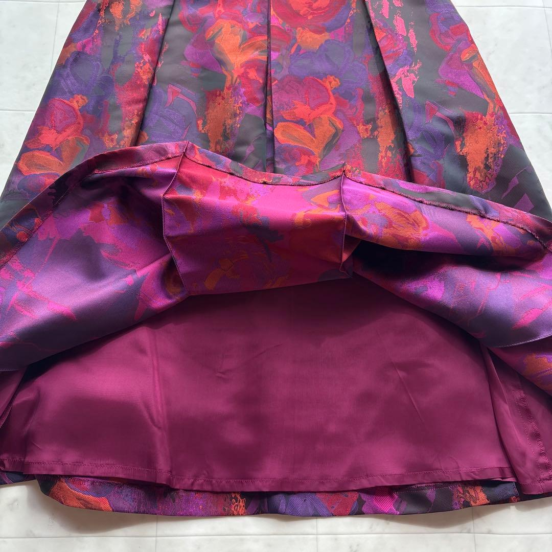 ルルウィルビー 未使用品 ネオンジャガードソフトタックスカート 総柄 サイズ2