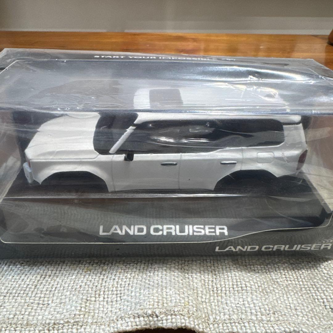 非売品 トヨタ ランドクルーザー ミニカー 1/30