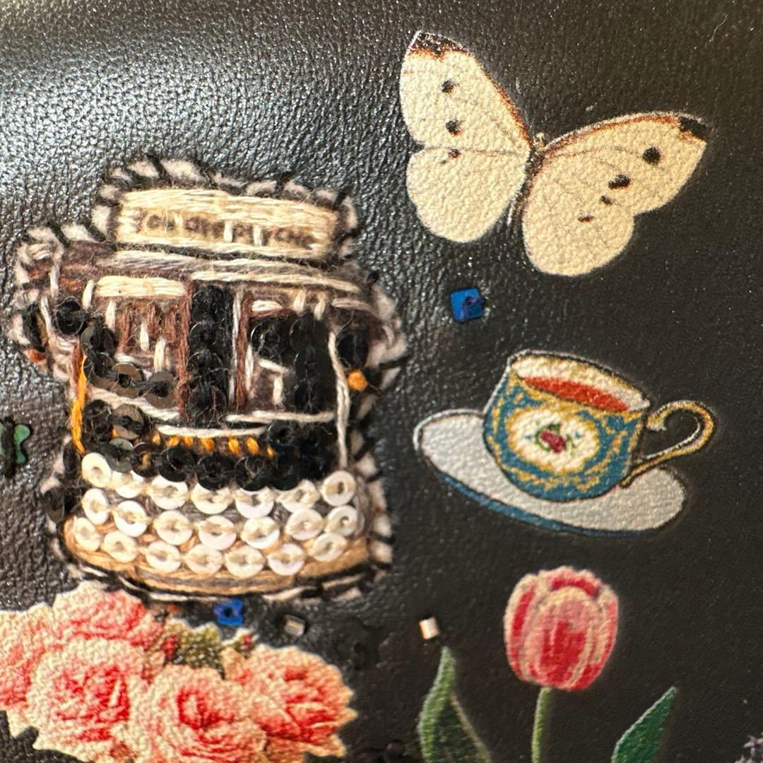 tamaoworldの猫の刺繍レザーポーチ