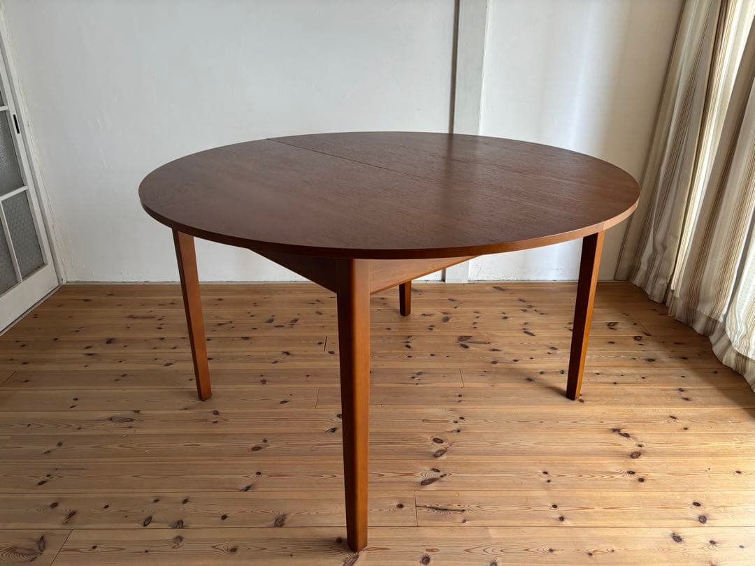 北欧ヴィンテージ　チーク　ラウンドエクステンションテーブル