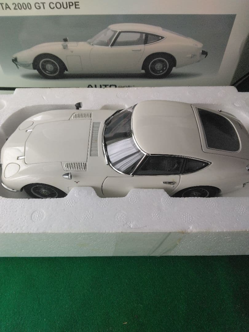 ミニカー TOYOTA 2000 GT COUPE 1/18 AUTOart